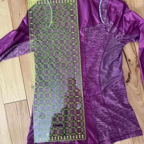 Featherweight Hybrid Jacket Dew Berry Black - Picture 10 of 10